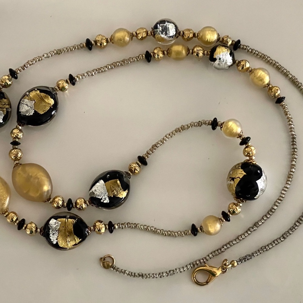 Art glass bead necklace. - Picture 3 of 6